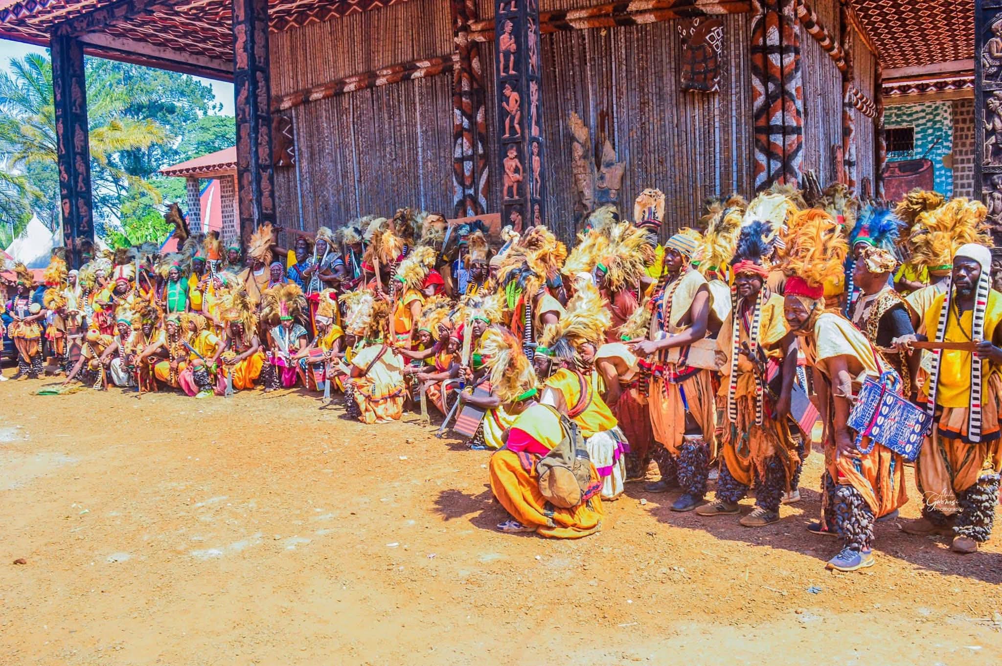LALI : la danse guerrière Bamiléké, ou la mémoire d'un peuple qui s'était déjà tout donné